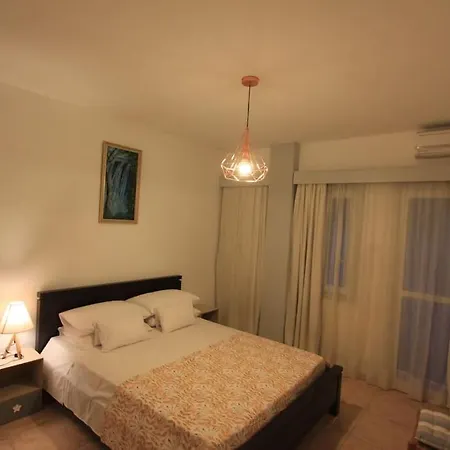 Superb Steps Away From Finikoudes アパート ラルナカ