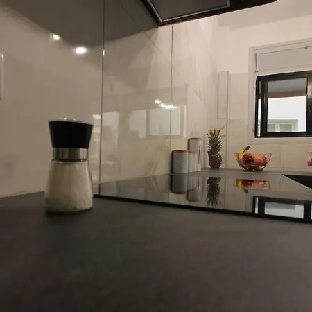 Apartment Superb Steps Away From Finikoudes *