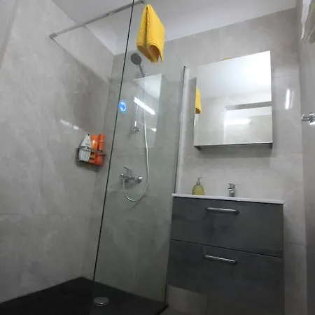 Superb Steps Away From Finikoudes Apartment Larnaca