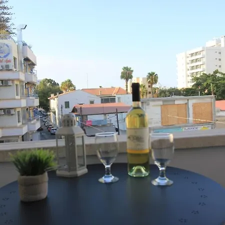 Superb Steps Away From Finikoudes Apartment *