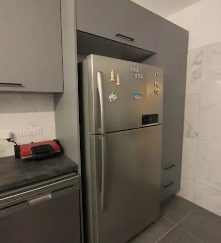 Апартаменти Superb Steps Away From Finikoudes