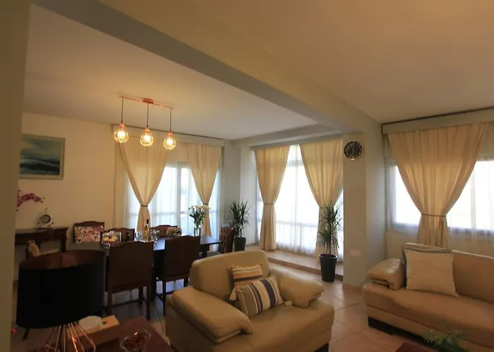 Superb Steps Away From Finikoudes Apartment