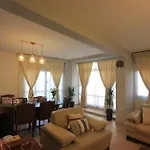 Superb Steps Away From Finikoudes Apartamento