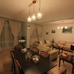 Superb Steps Away From Finikoudes Apartamento Larnaca