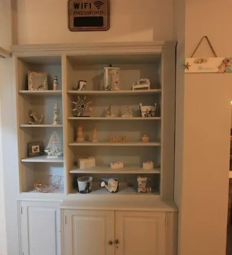 Апартаменти Superb Steps Away From Finikoudes *